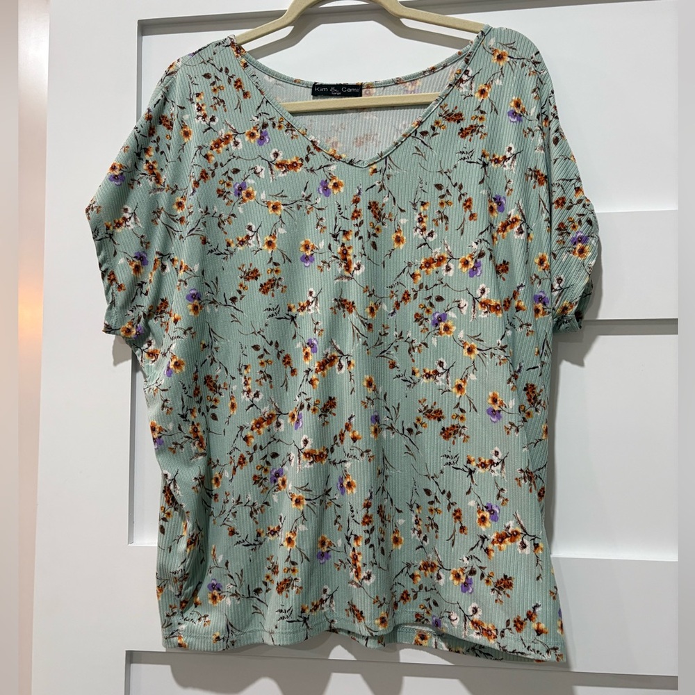 Kim & Cami Green Blouse with Relaxed Sleeves
